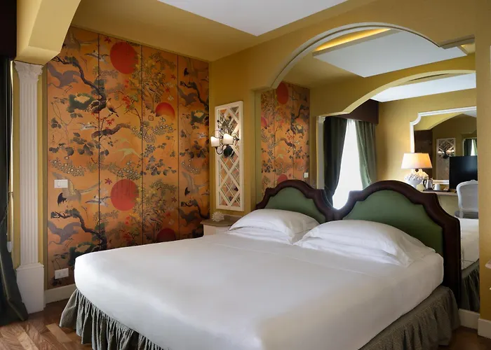 Palace 4* Виареджо