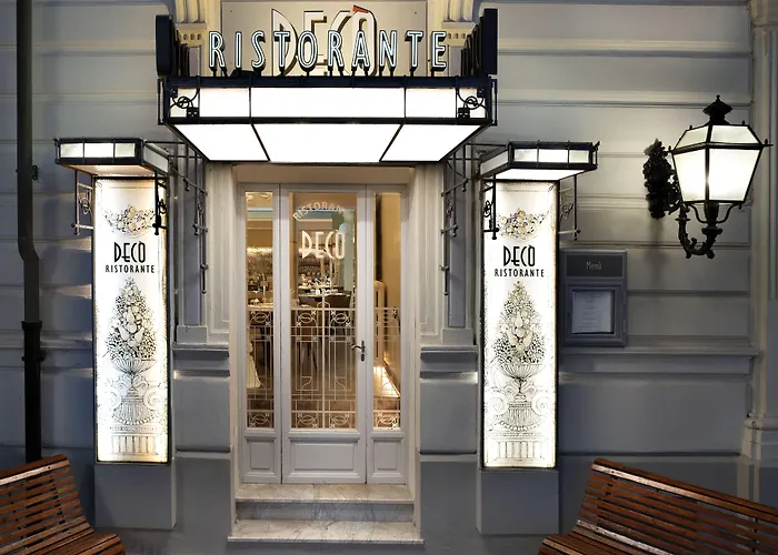 Palace 4* Виареджо