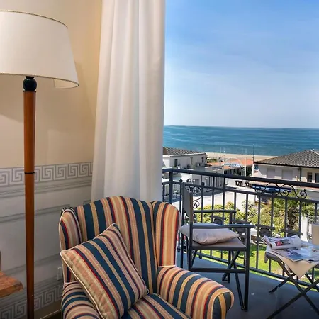 Palace Ξενοδοχείο 4*
