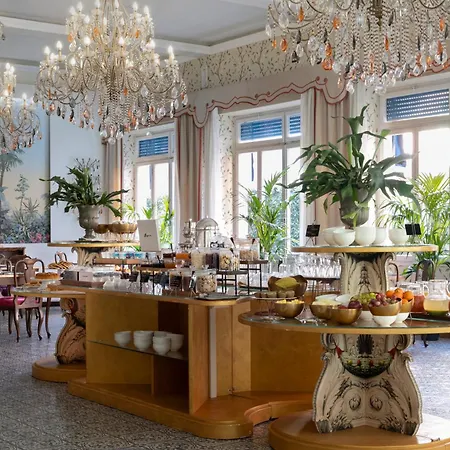 Hotel Palace