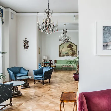 Palace 4*